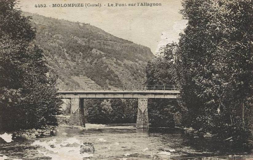 Molompize - Le pont sur l'Alagnon